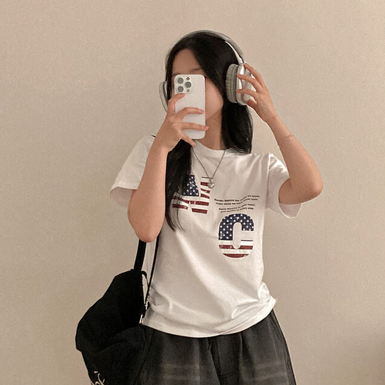 윈아메리카 세미 크롭 반팔 티셔츠 화이트