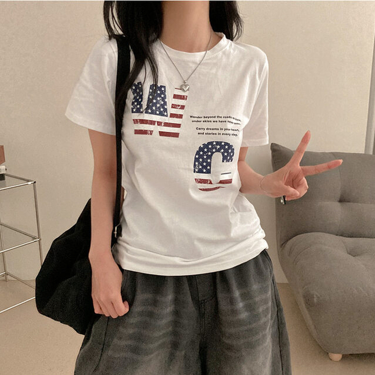 윈아메리카 세미 크롭 반팔 티셔츠 화이트