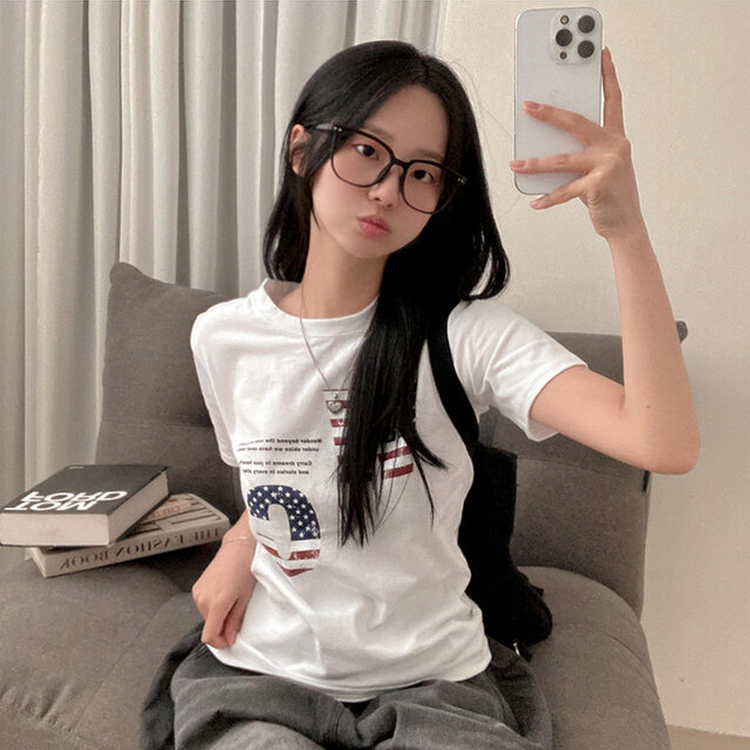 윈아메리카 세미 크롭 반팔 티셔츠 화이트