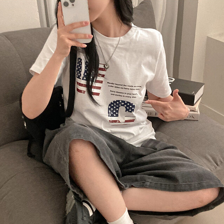 윈아메리카 세미 크롭 반팔 티셔츠 화이트