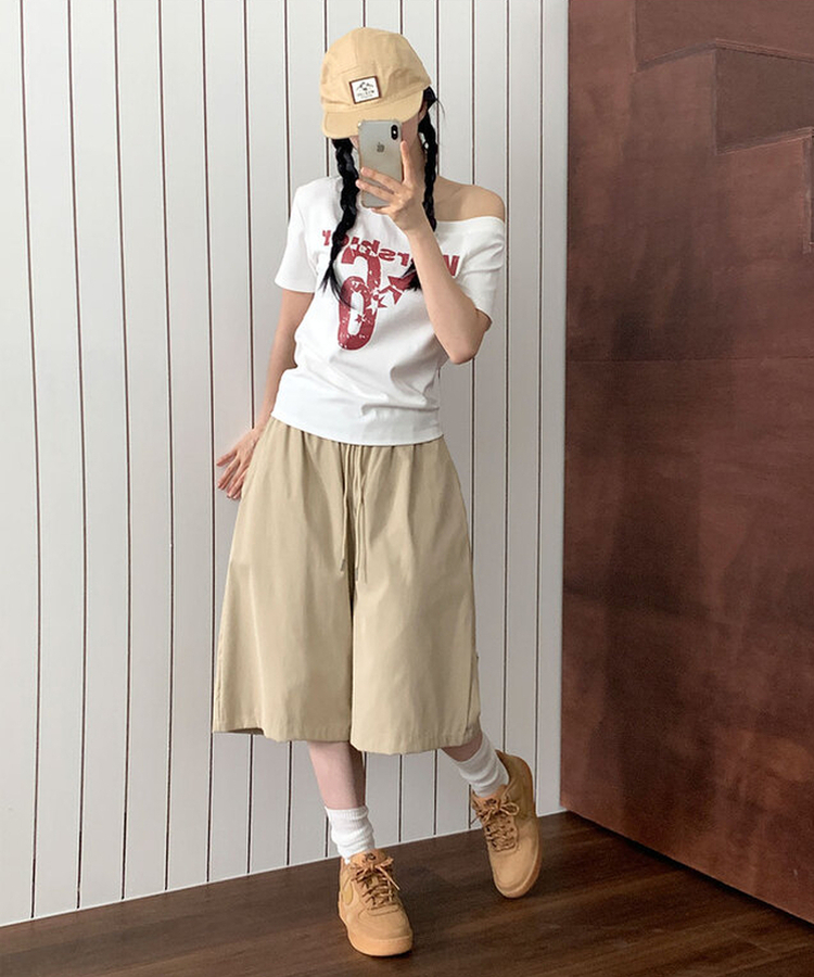 치니 백포켓 하이웨스트 허리밴딩 실버리벳 와이드 버뮤다팬츠 베이지