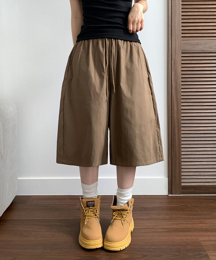 치니 백포켓 하이웨스트 허리밴딩 실버리벳 와이드 버뮤다팬츠 브라운