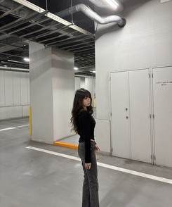 スリムフィット長袖Tシャツ BLACK