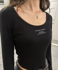 スリムフィット長袖Tシャツ BLACK