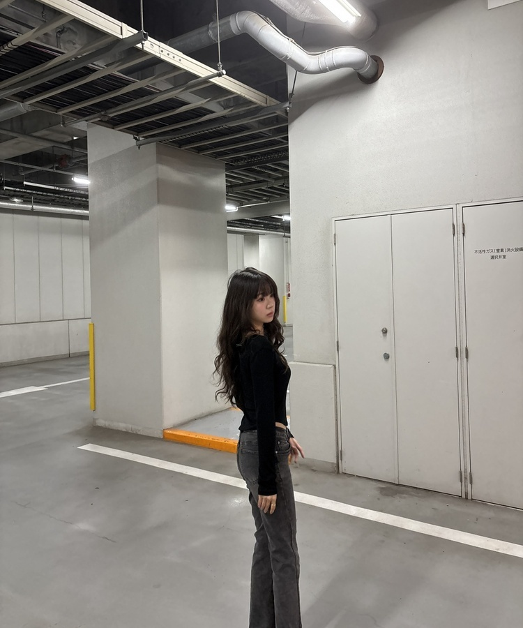 スリムフィット長袖Tシャツ BLACK