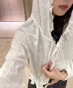 フリルクロップフード IVORY