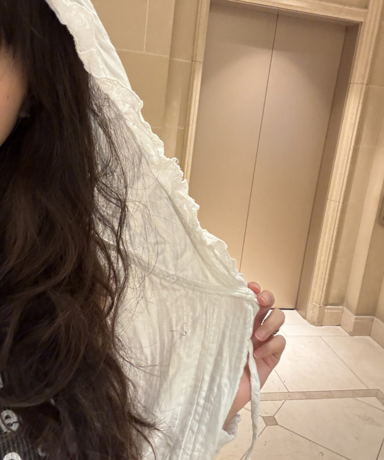 フリルクロップフード IVORY