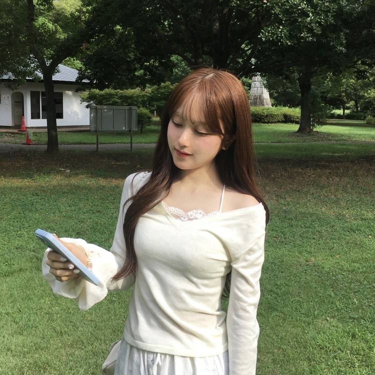 シンプルブイネックニット IVORY