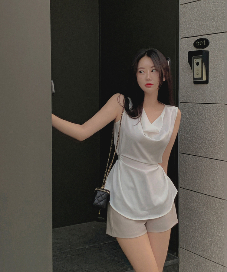 フェミニンシャーリングノースリーブブラウス IVORY