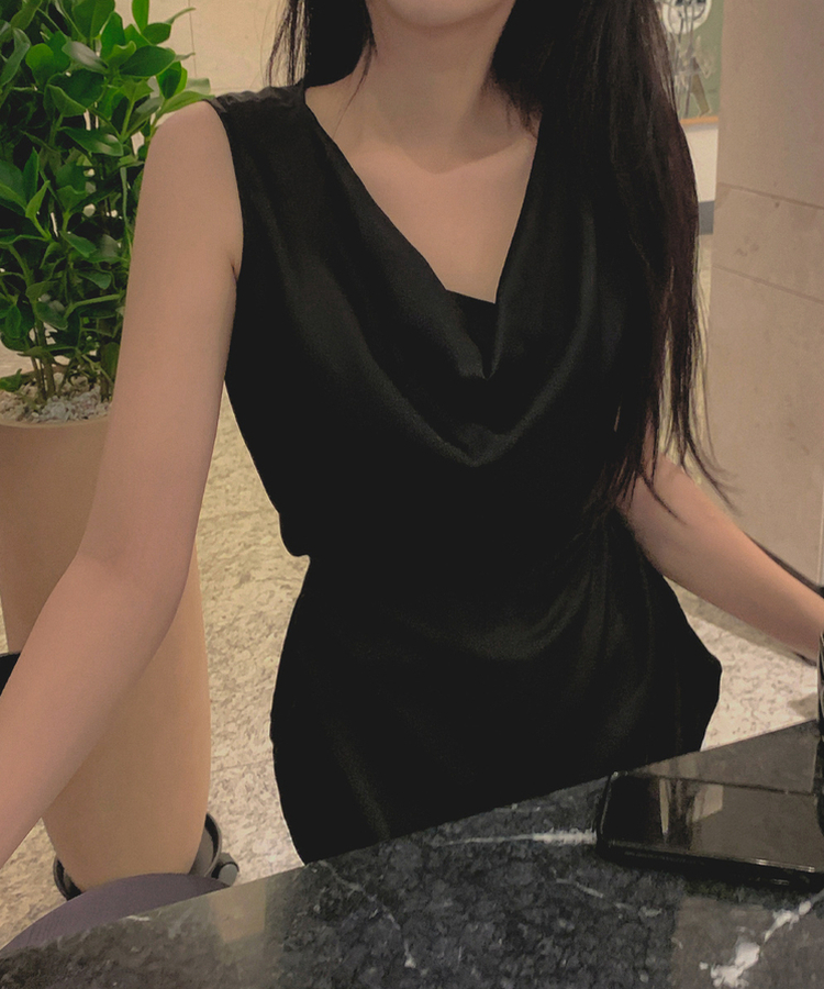 フェミニンシャーリングノースリーブブラウス BLACK