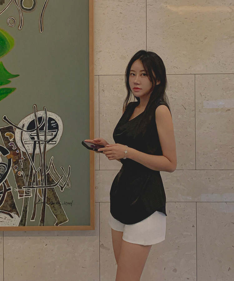 フェミニンシャーリングノースリーブブラウス BLACK