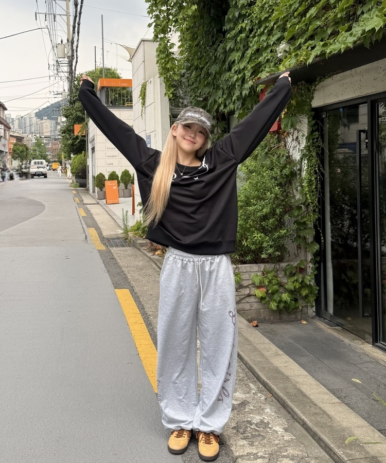 ストラップオフショルダートレーナー｜スウェット｜韓国ファッション
