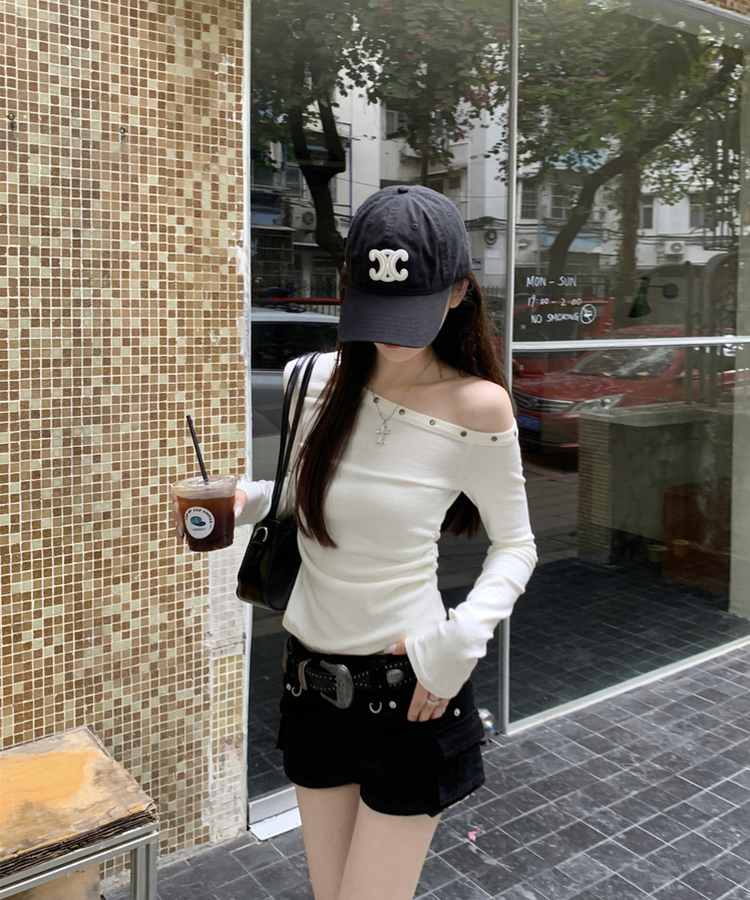 ボタンオフショルダー長袖Tシャツ｜長袖Tシャツ｜韓国ファッション
