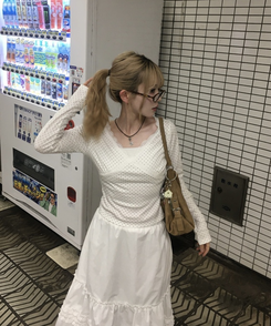 ドットレースV ネック長袖Tシャツ WHITE