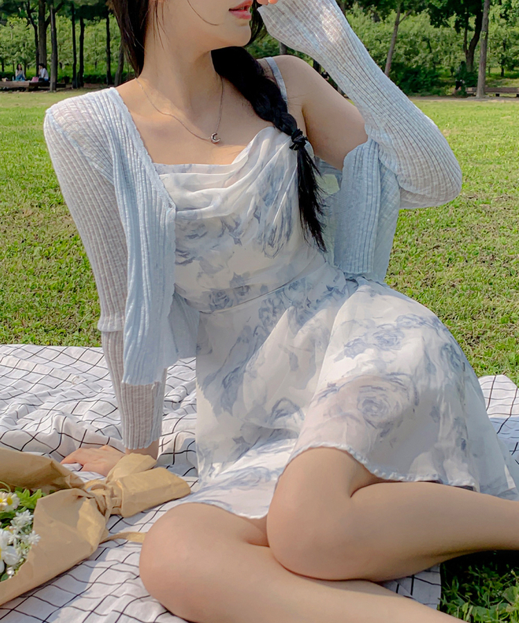 [バカンスルック/実物大] アクア シャーリング ドレープ キャミソール スリーブレス ノースリーブ 水彩画 パステル ソラ スカイブルー フレア ミニ ワンピース カーディガン セット ONE SIZE