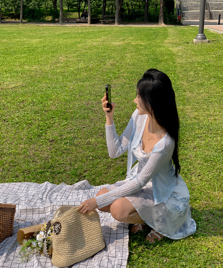 [バカンスルック/実物大] アクア シャーリング ドレープ キャミソール スリーブレス ノースリーブ 水彩画 パステル ソラ スカイブルー フレア ミニ ワンピース カーディガン セット ONE SIZE