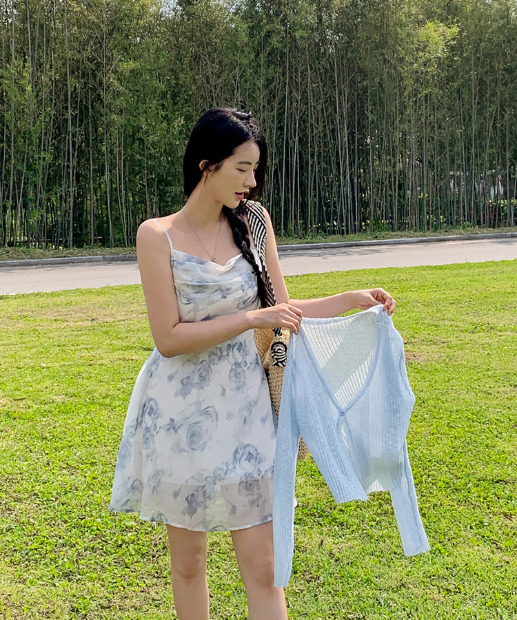 [バカンスルック/実物大] アクア シャーリング ドレープ キャミソール スリーブレス ノースリーブ 水彩画 パステル ソラ スカイブルー フレア ミニ ワンピース カーディガン セット ONE SIZE