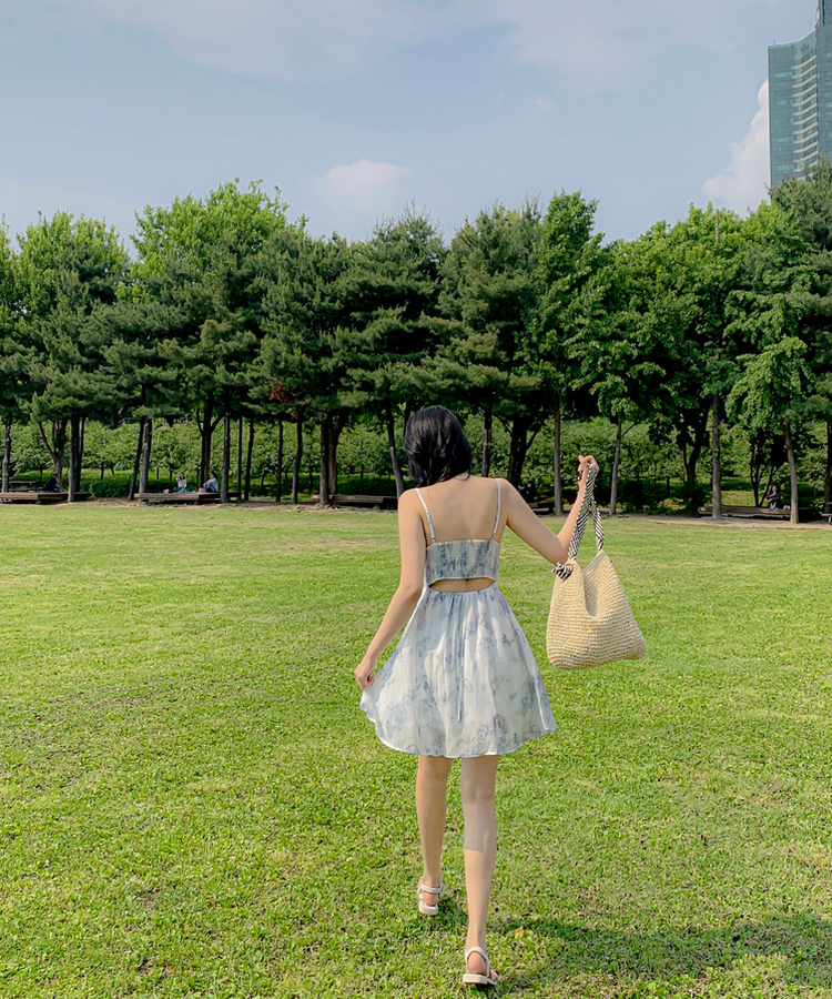 [バカンスルック/実物大] アクア シャーリング ドレープ キャミソール スリーブレス ノースリーブ 水彩画 パステル ソラ スカイブルー フレア ミニ ワンピース カーディガン セット ONE SIZE