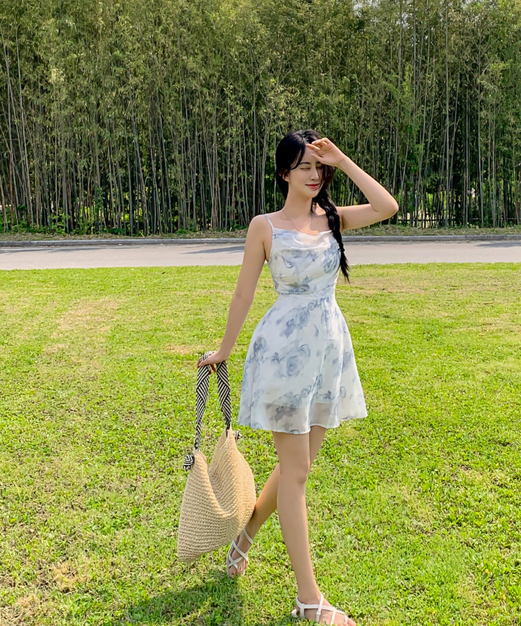 [バカンスルック/実物大] アクア シャーリング ドレープ キャミソール スリーブレス ノースリーブ 水彩画 パステル ソラ スカイブルー フレア ミニ ワンピース カーディガン セット ONE SIZE