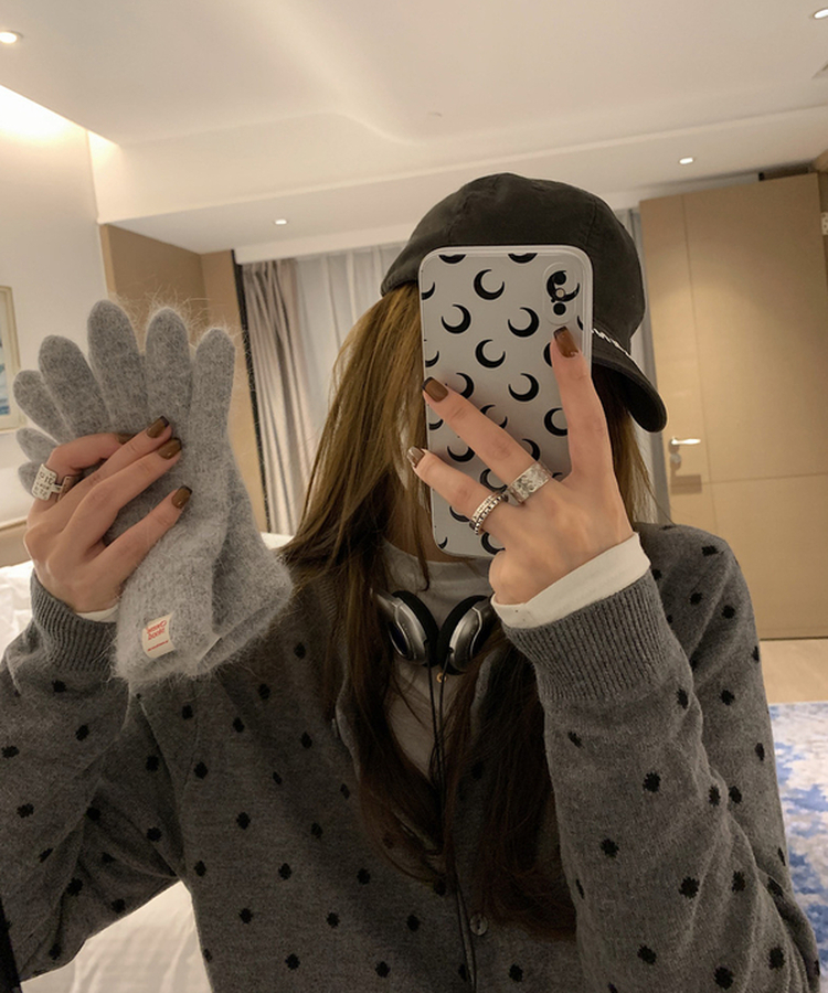 韓国発 UTAA ユタ 定価7.48万 ライトメア ニット カーディガン 韓国発 UTAA ユタ 定価7.48万 ライトメア ニット カーディガン