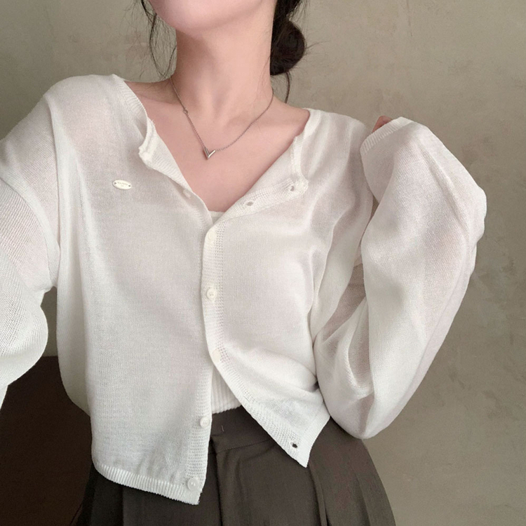 일주일 내내 입어질 교복템팬던트 라운드 아방핏 크롭 가디건 아이보리