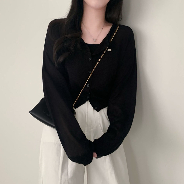 일주일 내내 입어질 교복템팬던트 라운드 아방핏 크롭 가디건 블랙