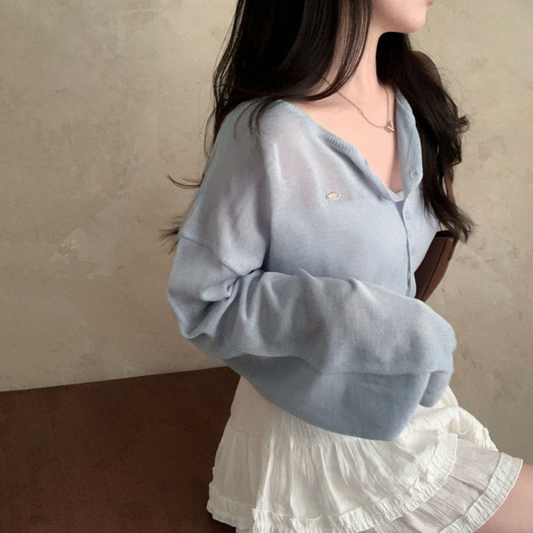 일주일 내내 입어질 교복템팬던트 라운드 아방핏 크롭 가디건 소라
