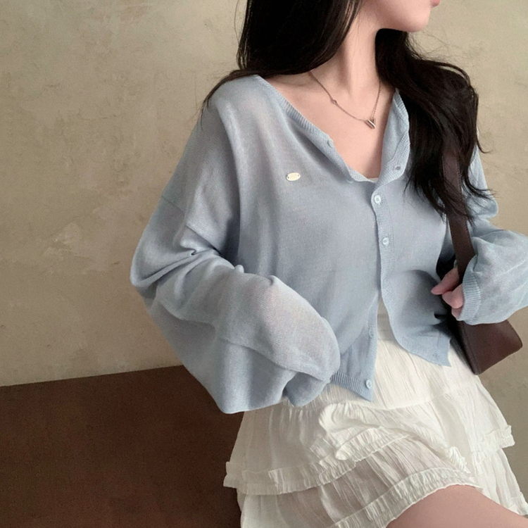 일주일 내내 입어질 교복템팬던트 라운드 아방핏 크롭 가디건 소라