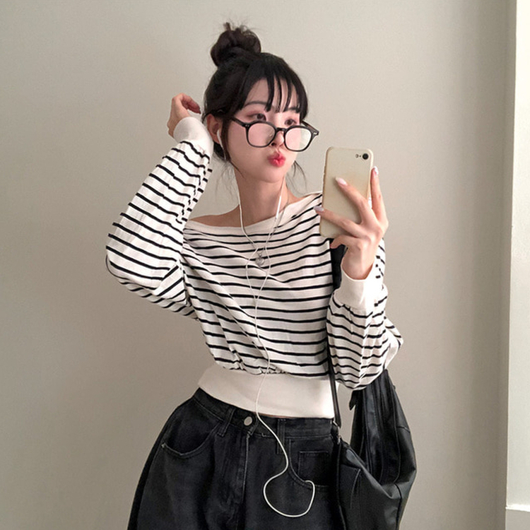 젤린 단가라 스트라이프 언발 입술넥 오프숄더 크롭 맨투맨 아이보리