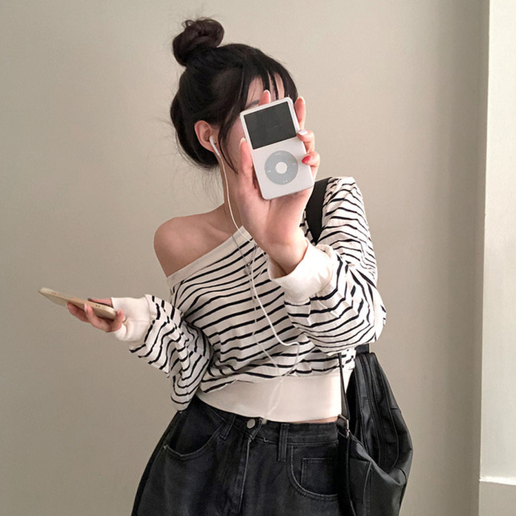 젤린 단가라 스트라이프 언발 입술넥 오프숄더 크롭 맨투맨 아이보리