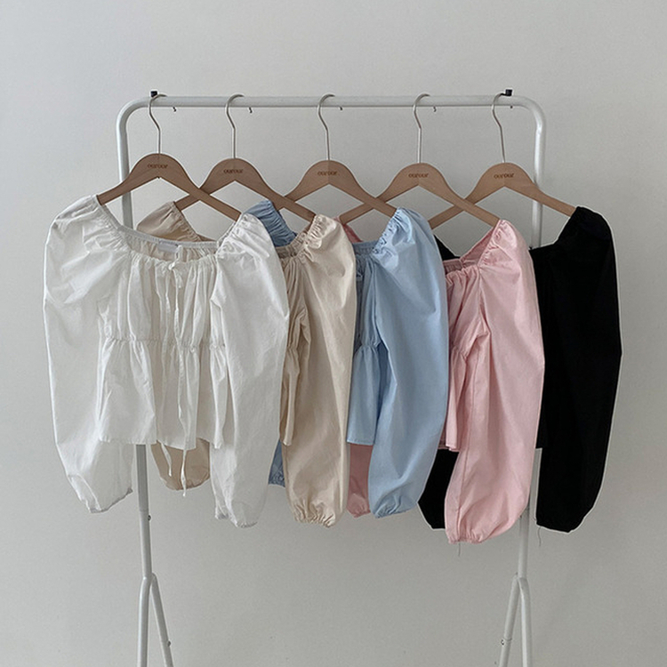 다니 리본 셔링 퍼프 스퀘어넥 블라우스