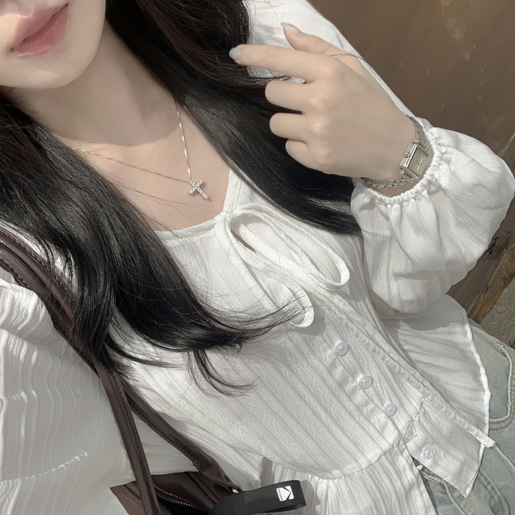 러블리 리본 스트랩 핀턱 프릴 긴팔 루즈핏 줄지 블라우스 화이트