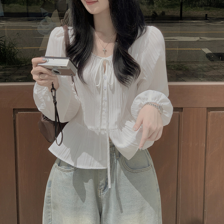 러블리 리본 스트랩 핀턱 프릴 긴팔 루즈핏 줄지 블라우스 화이트