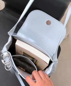 レザースクエアショルダーバッグ SKY BLUE