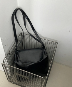 レザースクエアショルダーバッグ BLACK