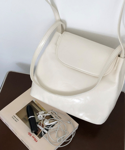 レザースクエアショルダーバッグ IVORY