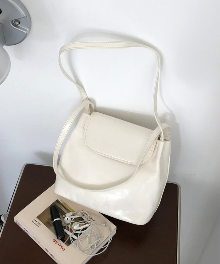 レザースクエアショルダーバッグ IVORY