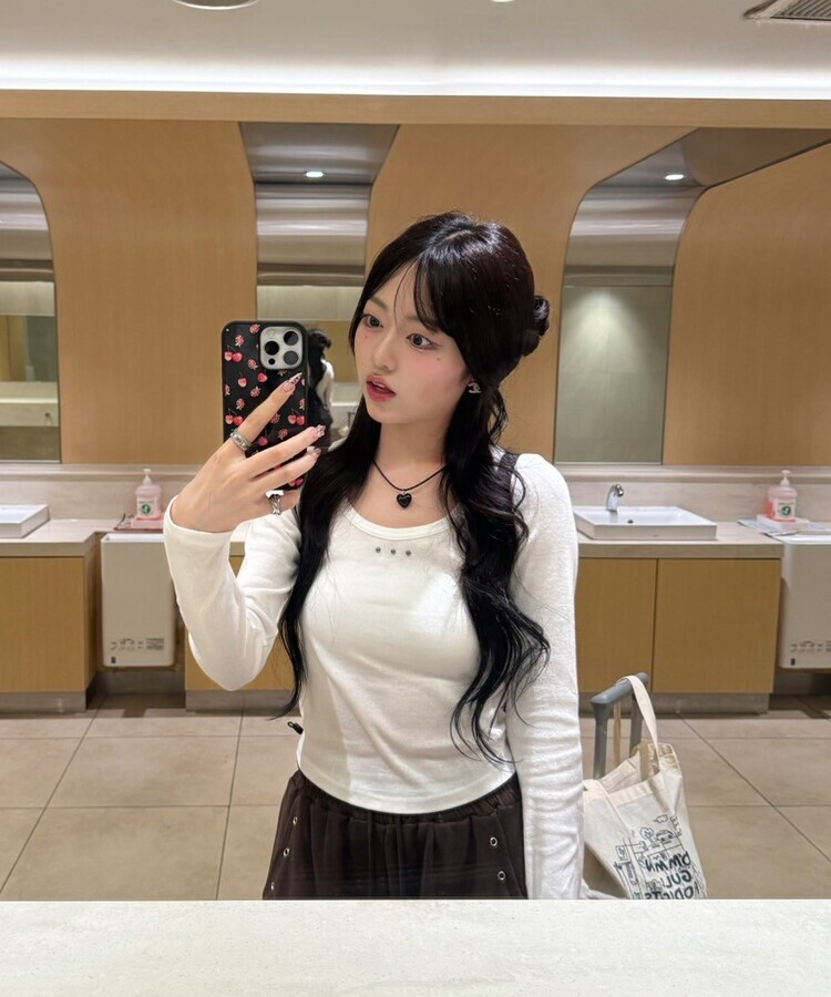 スタッズポイントTシャツ WHITE