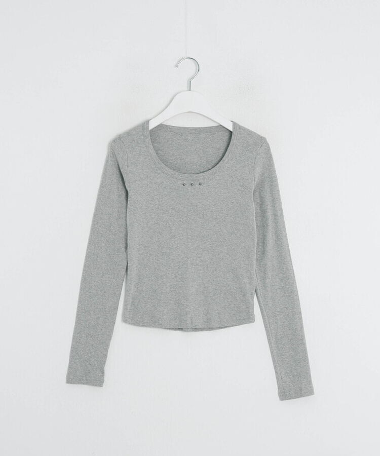 スタッズポイントTシャツ