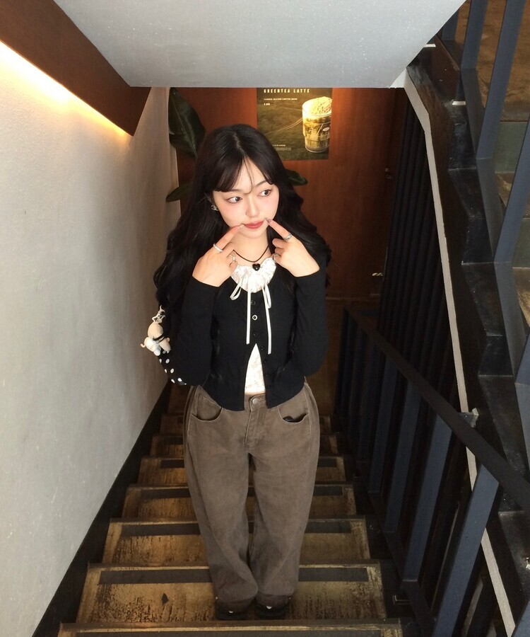 레이스 리본 레이어드 티셔츠 블랙