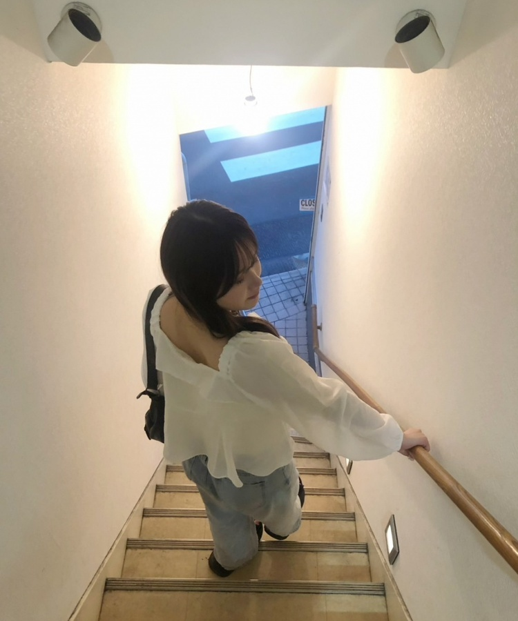 애니 리본 블라우스 아이보리