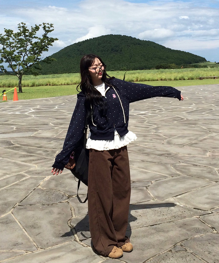 레이어드 레이스 프릴 라운드 긴팔티셔츠 화이트