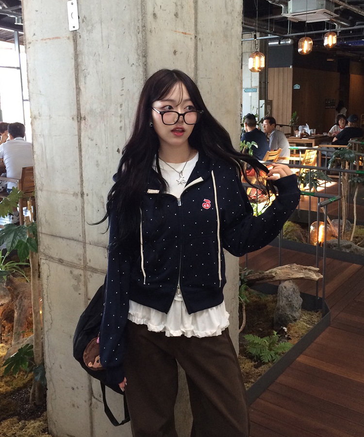 레이어드 레이스 프릴 라운드 긴팔티셔츠 화이트