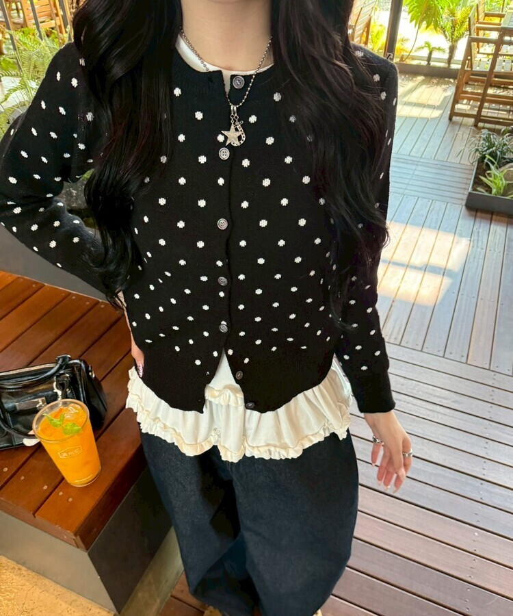 레이어드 레이스 프릴 라운드 긴팔티셔츠 화이트