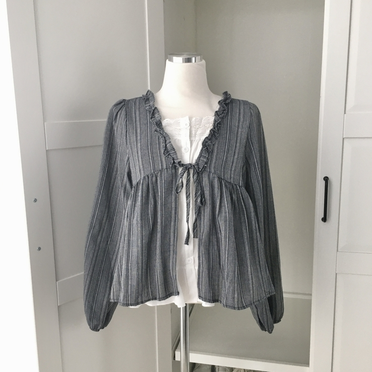 긴팔VER 페어리 스트라이프 리본 프릴 나시 일체형 긴팔 블라우스