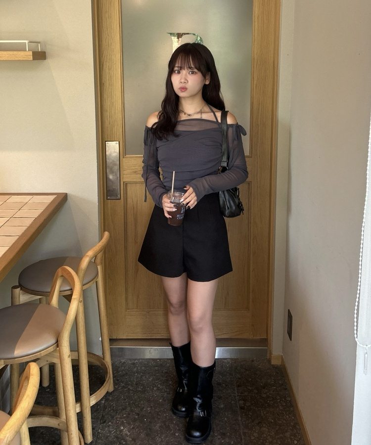 M me eme サイドリボン ビジュー オフショル シアートップス BLACK M me eme サイドリボン ビジュー オフショル シアートップス BLACK