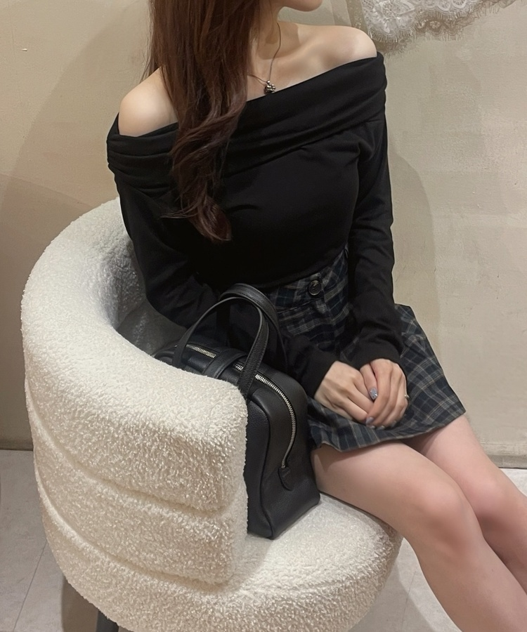 글램 셔링 오프숄더 긴팔 검정