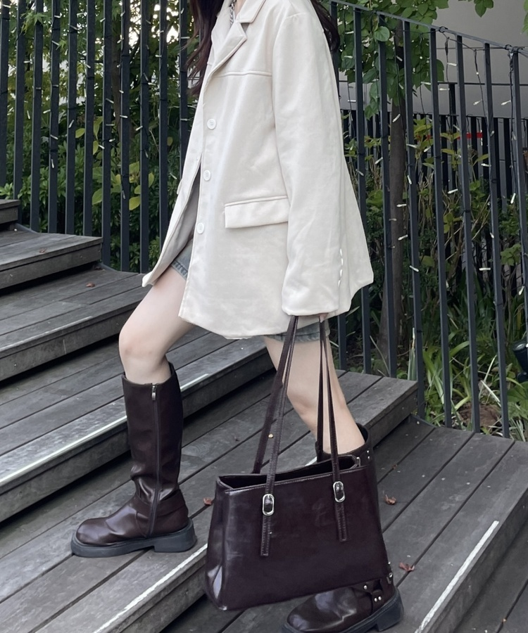 버클 토트 숄더백 커피