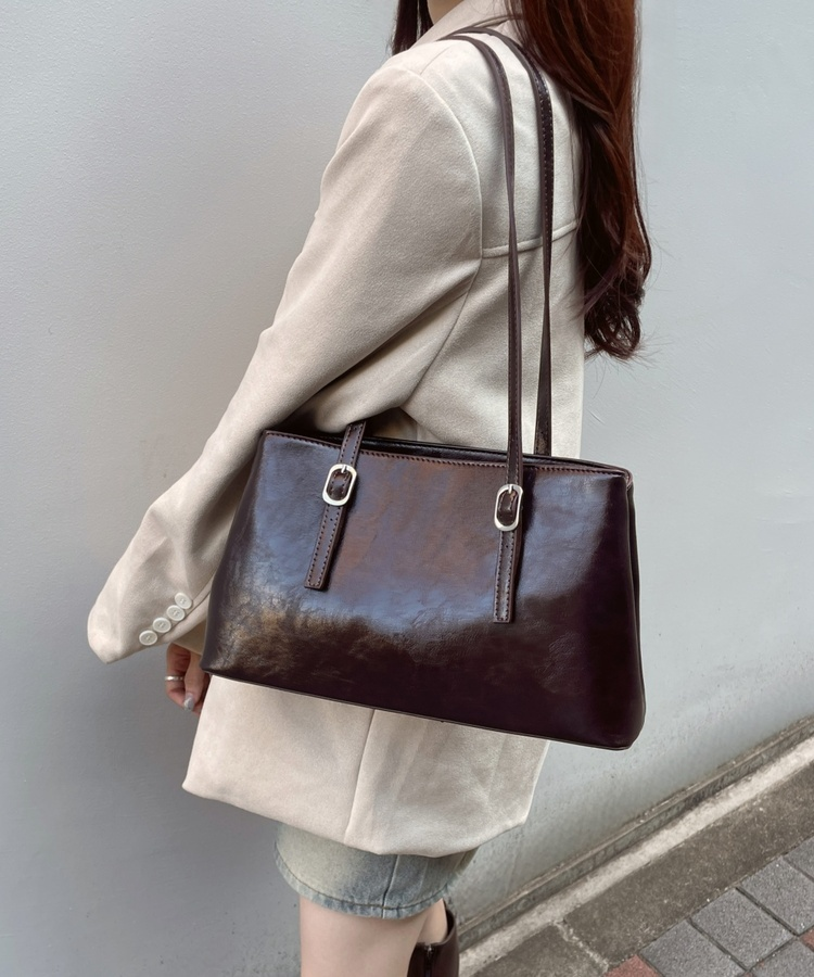 버클 토트 숄더백 커피