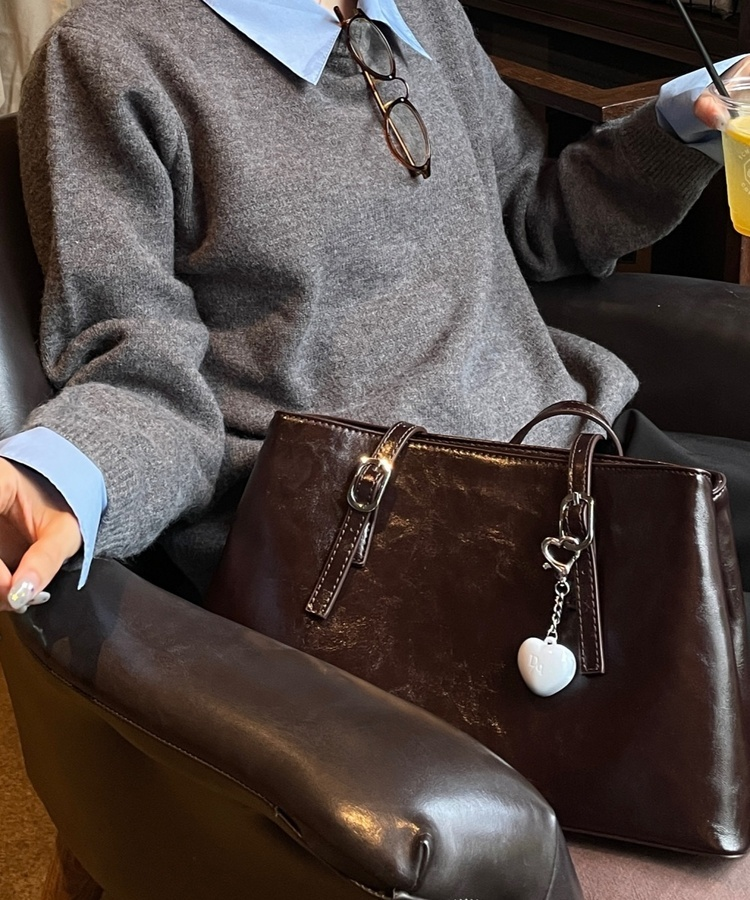 버클 토트 숄더백 커피